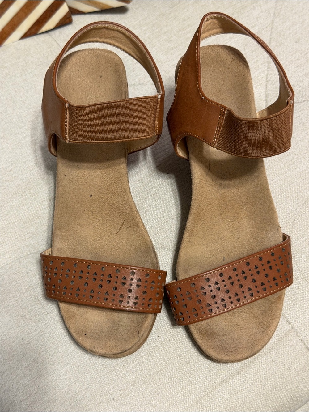 Women’s 

CL by Chinese Laundry Tatum Wedge Sandals - Cognac Brown (Size 6.5)